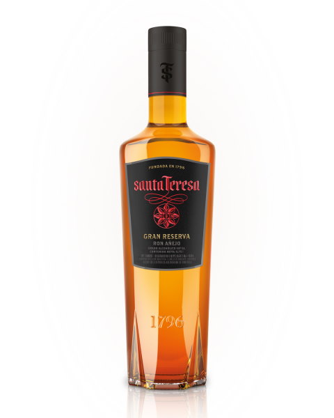 TRAGO RON SANTA TERESA                                                                                                  