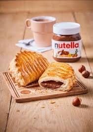 [A01.01.003] CHAUSSON  (PASTEL) CON RELLENO DE NUTELLA